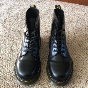 Black Dr. Martens - New - Size 9